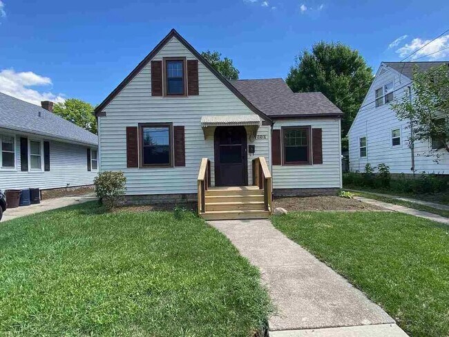 Foto del edificio - 4 bedroom home in Rockford
