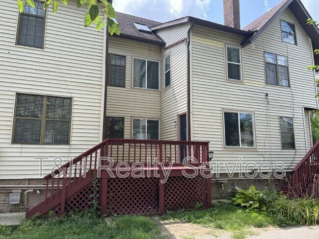 Building Photo - 116 E 27th St