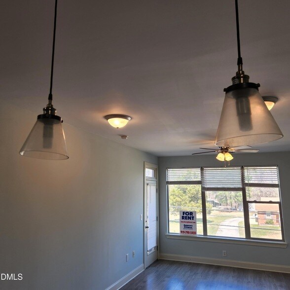 Foto del edificio - 4021 Blackstone Dr