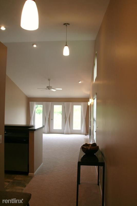 Foto del edificio - 16120 Park Lake Rd