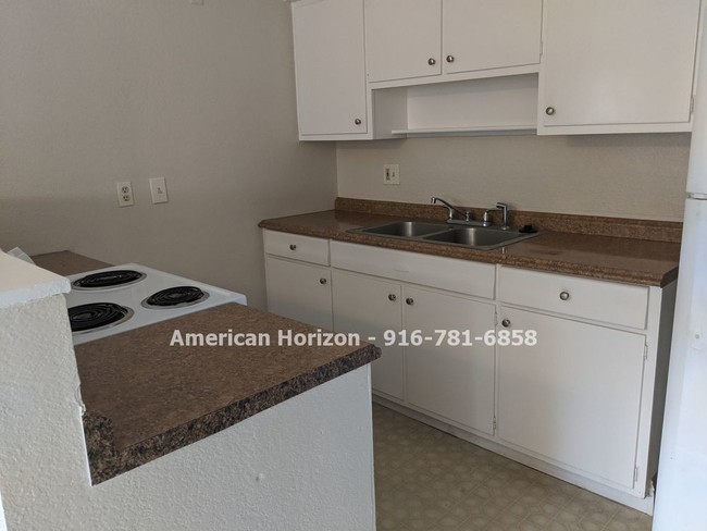 Foto del edificio - 2 Bedroom duplex in Citrus Heights