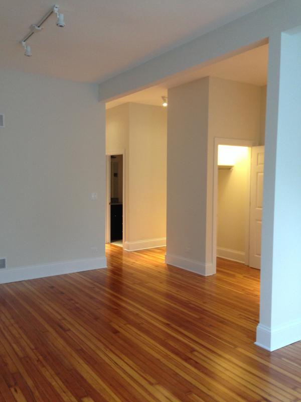 Foto del edificio - 1322 W. Addison