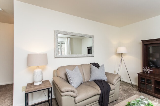 2BR, 1BA - 768 SF - The Anna Apartments