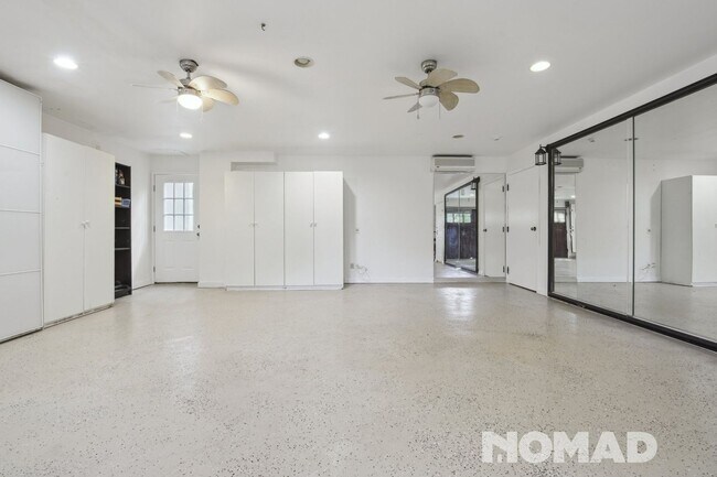 Building Photo - SPACIOUS/PRIVATE Single Family Home in She...
