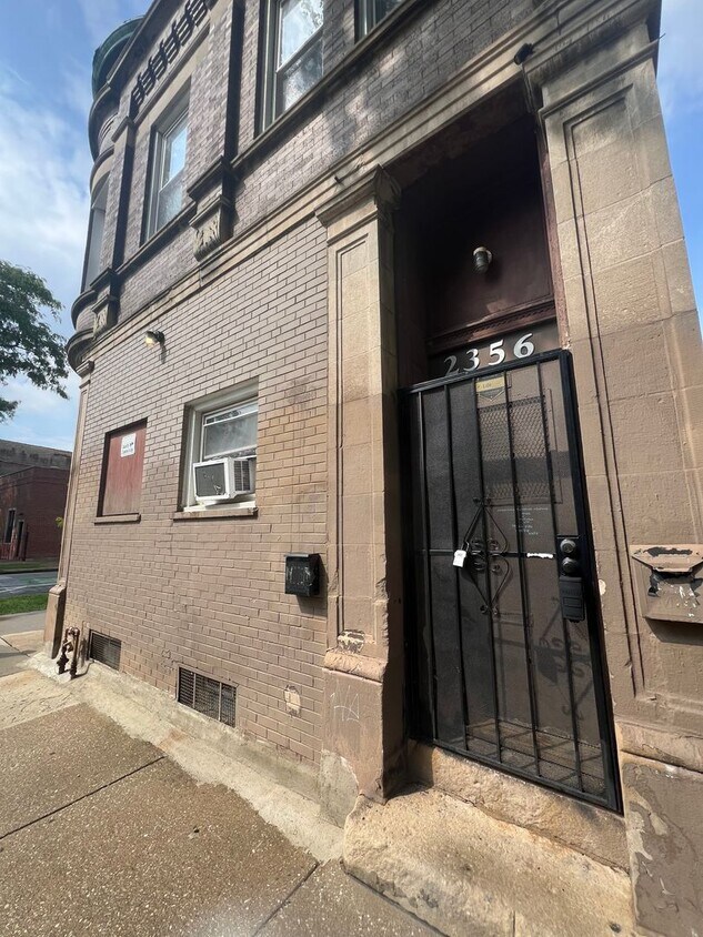 Foto principal - 2356 S Drake Ave