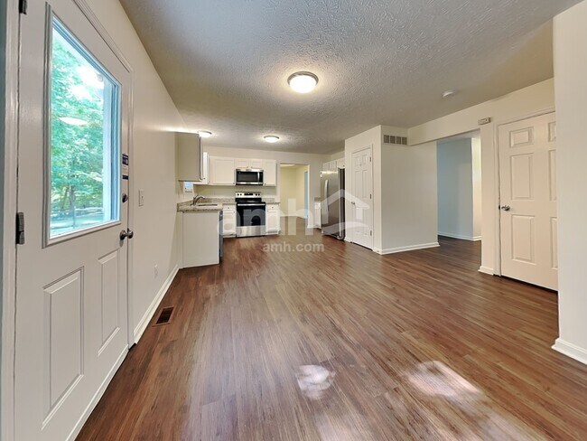 Building Photo - 606 Fox Chase Way