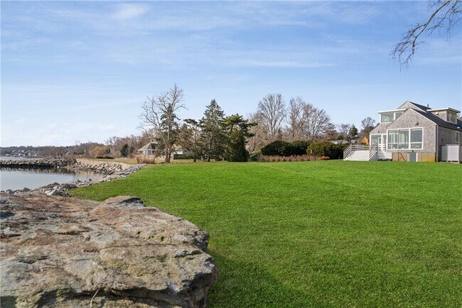 Foto del edificio - 232 Homestead Ln