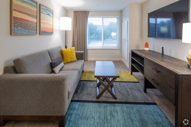 2 habitaciones, 1 baño - 750 pies cuadrados - Sala de estar - Waterwalk Huntsville