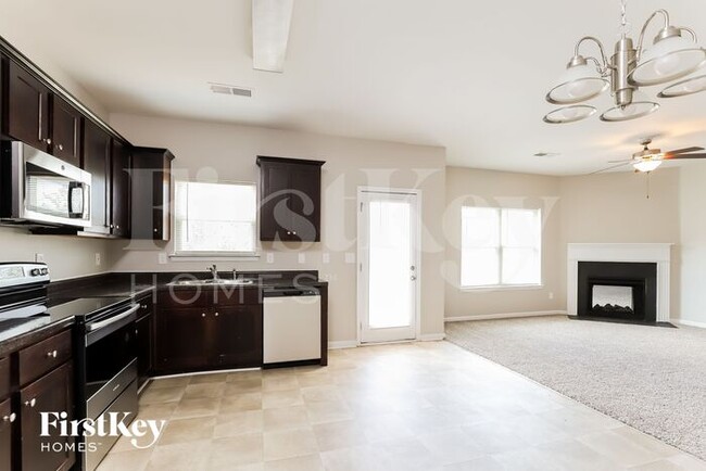 Building Photo - 777 Grenier Terrace NE