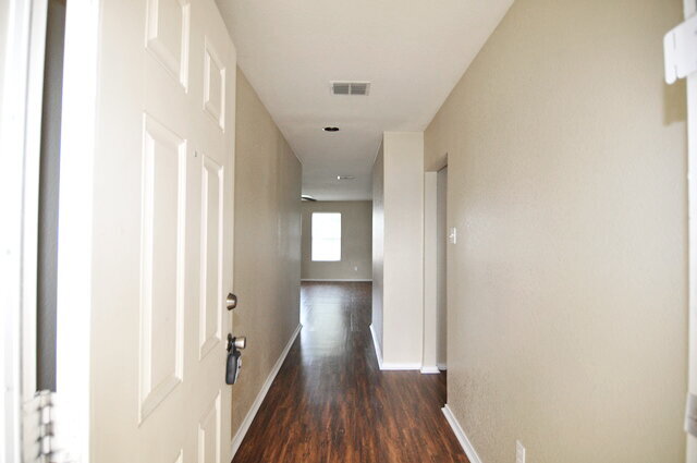 Foto del edificio - "Great 3-2-2 Home with Open Floor Plan and Spacious Backyard!"