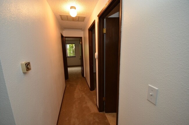 Foto del edificio - Charming 2-bedroom Townhome Near Downtown Beaverton!