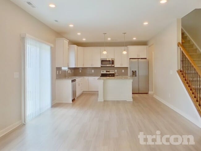 Building Photo - 710 Anglin Forest Way