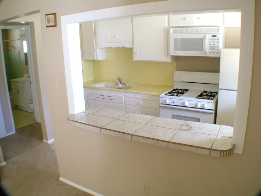 Kitchen - North Central Fourplexes