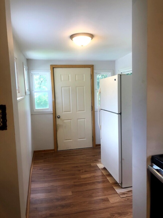 Building Photo - 6112 Hillcrest Rd