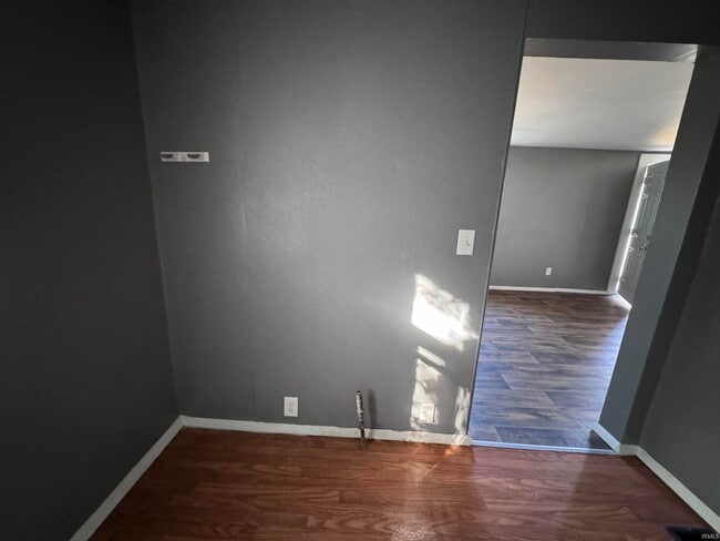 Building Photo - 401 N Monroe St