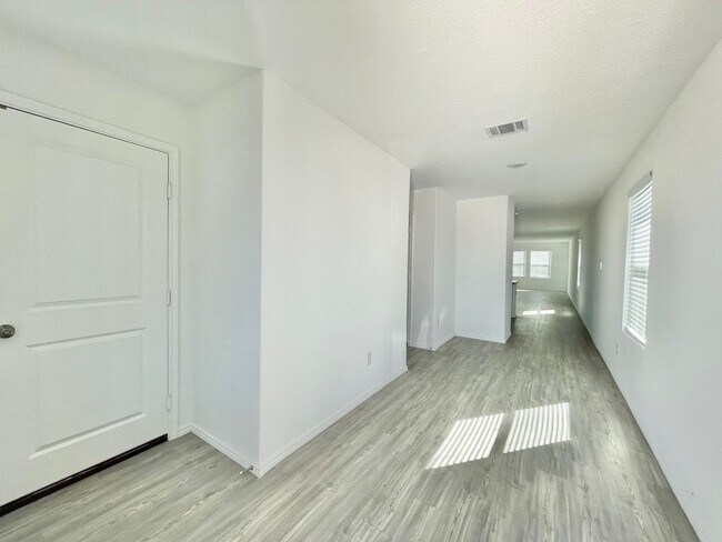 Photo - Beautiful 1 Story Home!