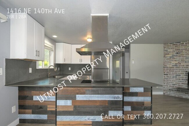 Building Photo - Cute Renovated 2BD 2BA Duplex in the North...