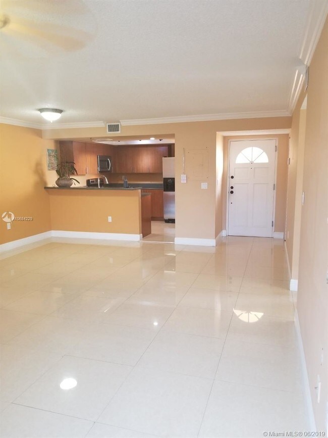 Foto del edificio - 10805 NW 7th St