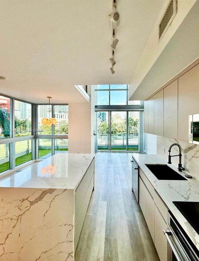 Foto del edificio - 90 SW 3rd St