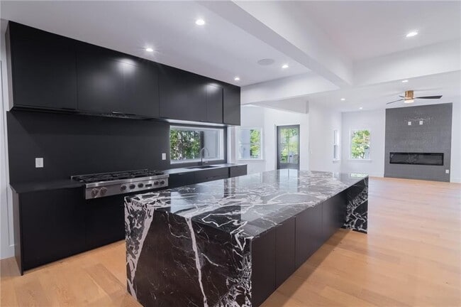 Building Photo - 4051 Annecy Dr SW