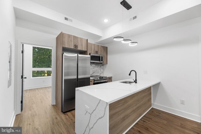 Foto del edificio - 6016 N Warnock St