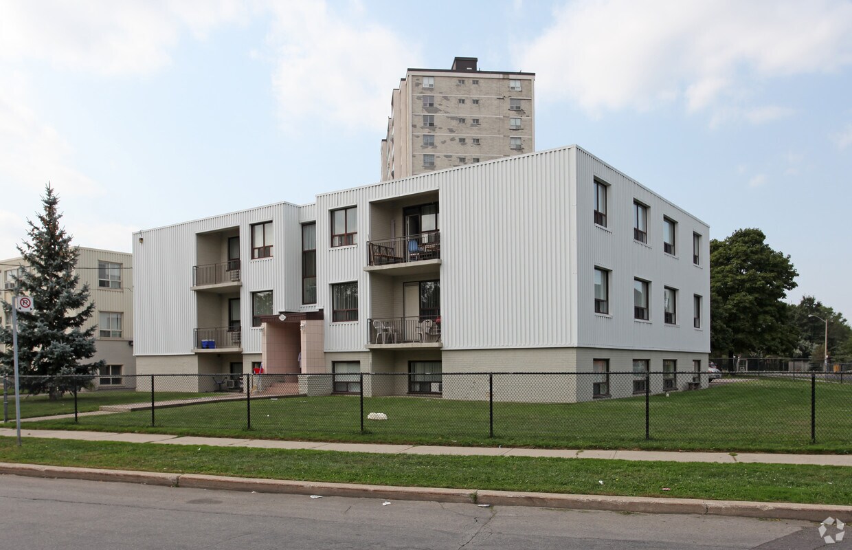 Building Photo - 112 Rajah St