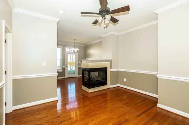 Building Photo - 5566 Lanier Ave