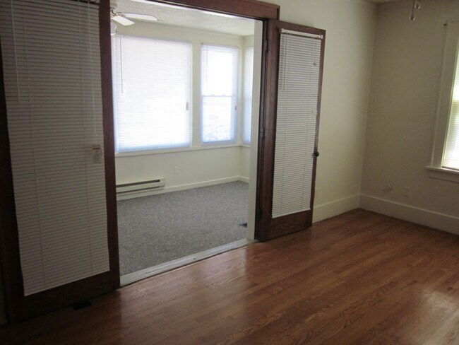 Building Photo - 705 S Randolph St