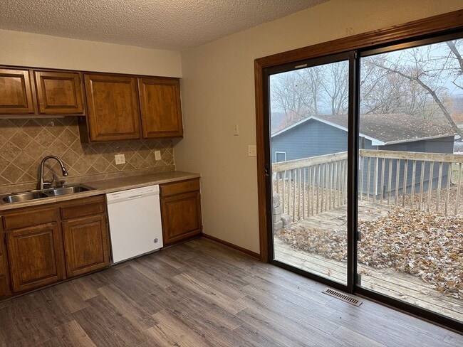 Foto del edificio - 2 bedroom duplex