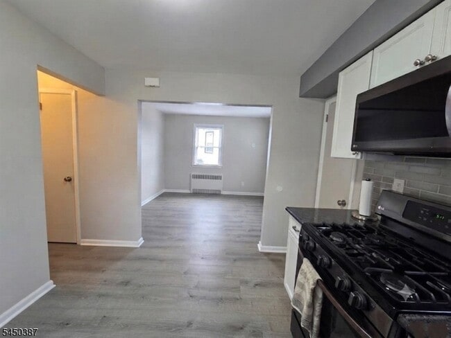 Building Photo - 166 Carmita Ave