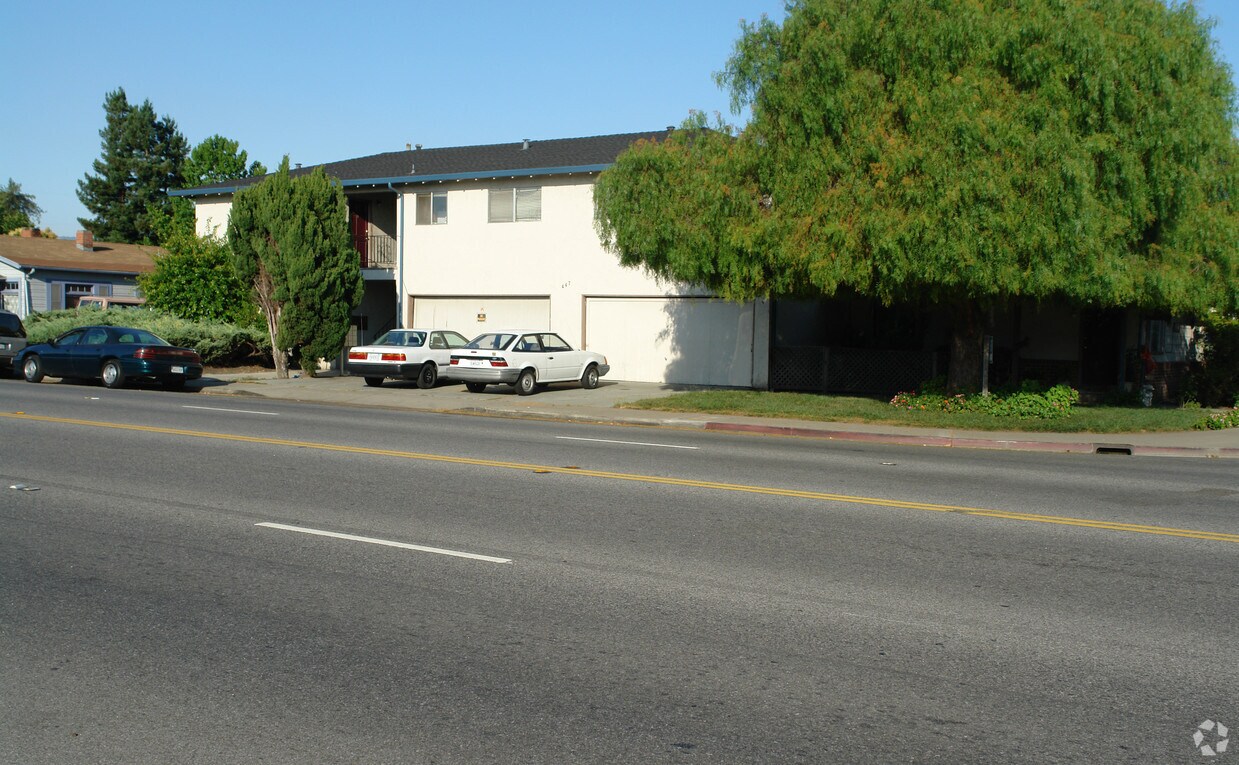 Primary Photo - 447 N Fairoaks Ave