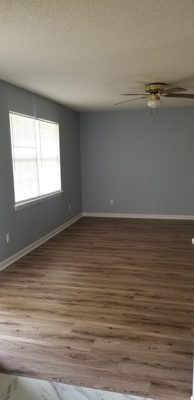 White Hall Estates Rentals in White Hall at 106 W Little Ln White Hall