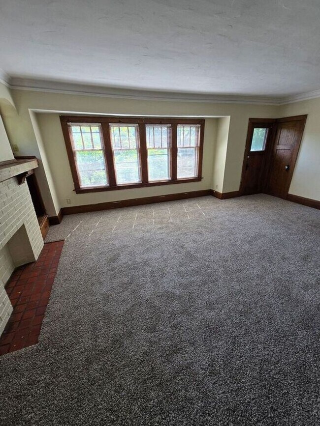 Foto del edificio - 2877-2879 N 48th St. (Duplex)