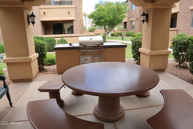 Foto del edificio - 250 W Queen Creek Rd