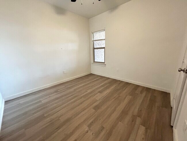 Foto del edificio - 1205 N Evanston Ave