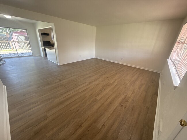 Building Photo - 8324 Kanter Ave