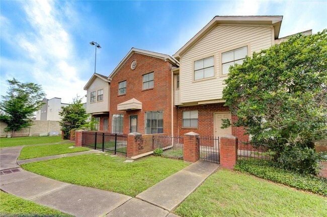 Building Photo - 1103 Dulles Ave