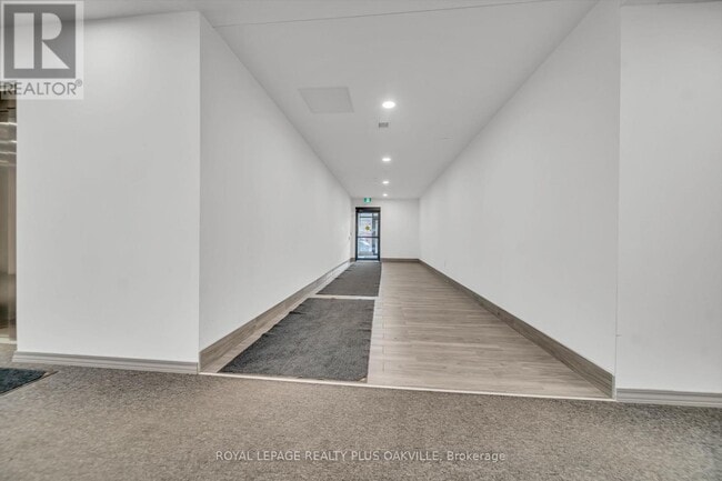 Building Photo - 191 Elmira Rd S