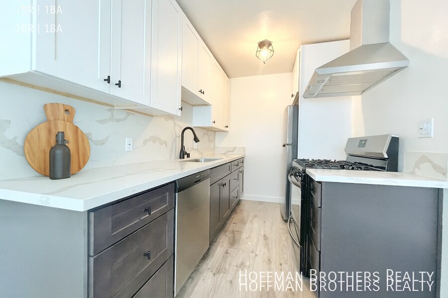 Building Photo - 1507 3rd Ave