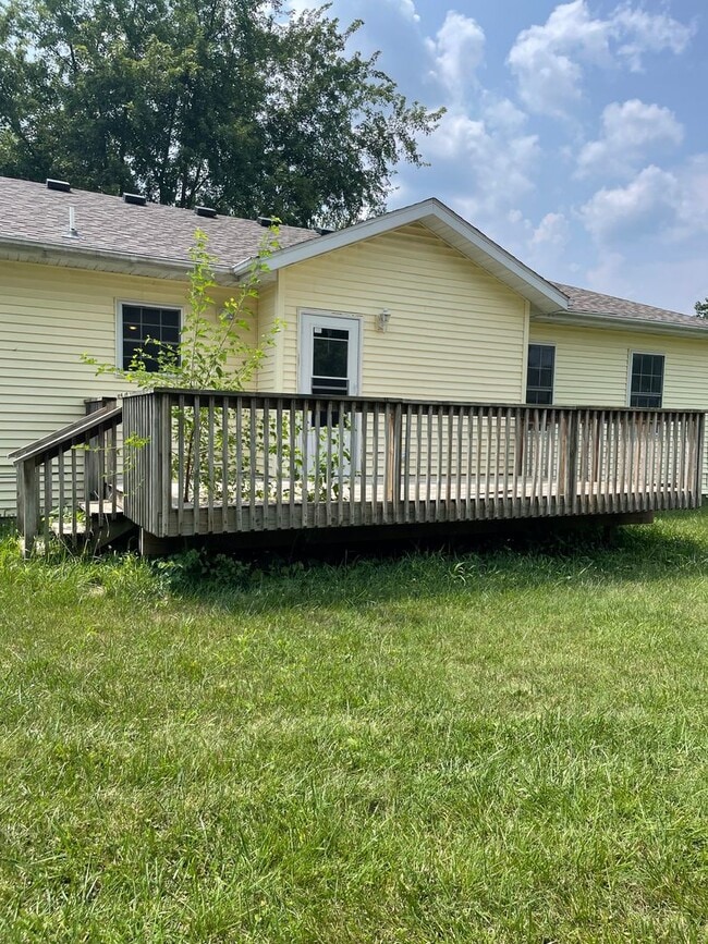 Foto del edificio - 3 Bed 2 Bath 2 Car Garage plus Bonus Room Available July 31, 2023