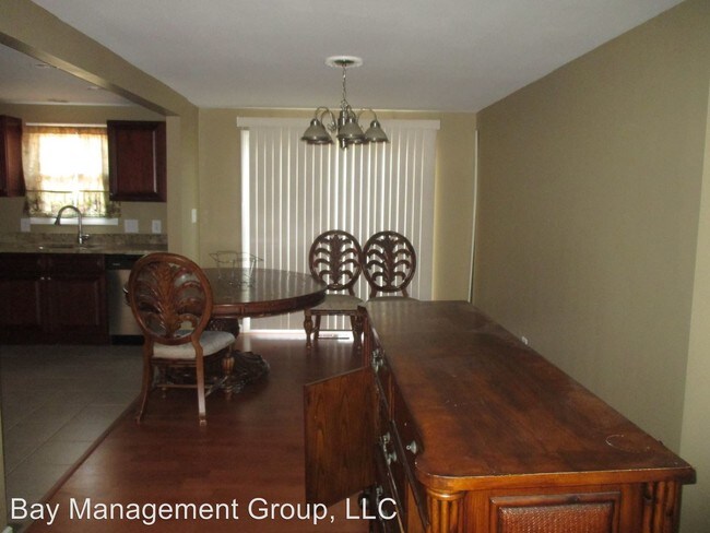 Building Photo - 1017 Foxchase Ln