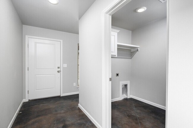 Foto del edificio - Located in Glendale area !!! New Construct...