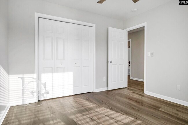 Foto del edificio - 513 Lanesborough Dr