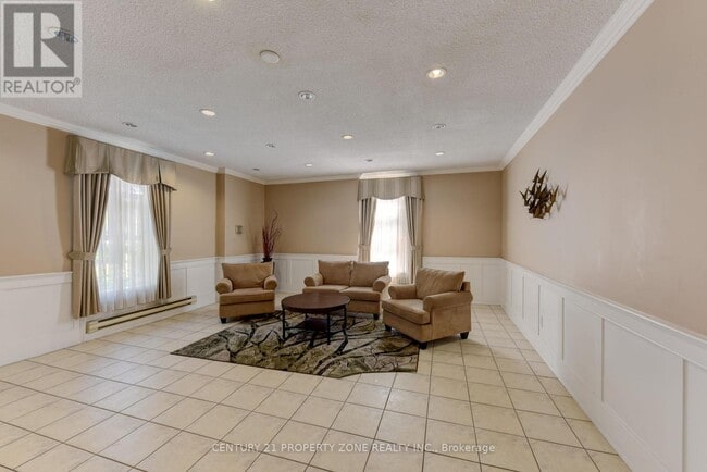 Building Photo - 3025 Queen Frederica Dr