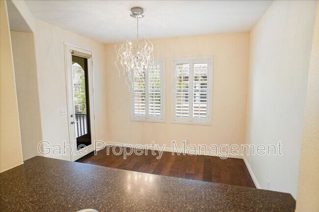 Building Photo - 28279 Canterbury Ct
