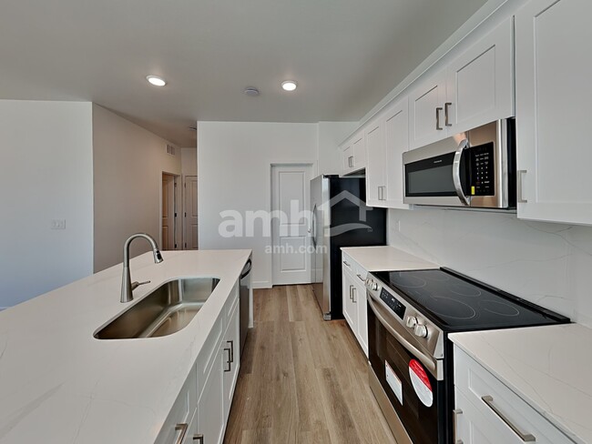 Building Photo - 25765 N 184th Dr