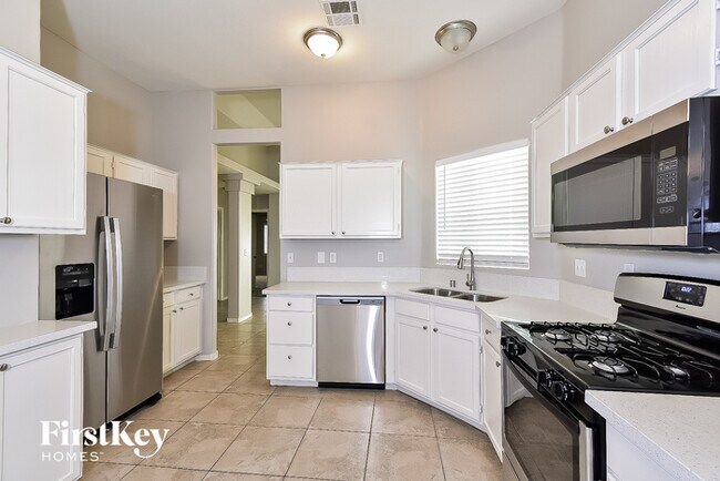 Foto del edificio - 7005 Glass Slipper Ct