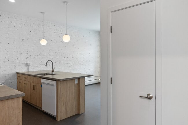 Photo - 187 Pearl St Apartments