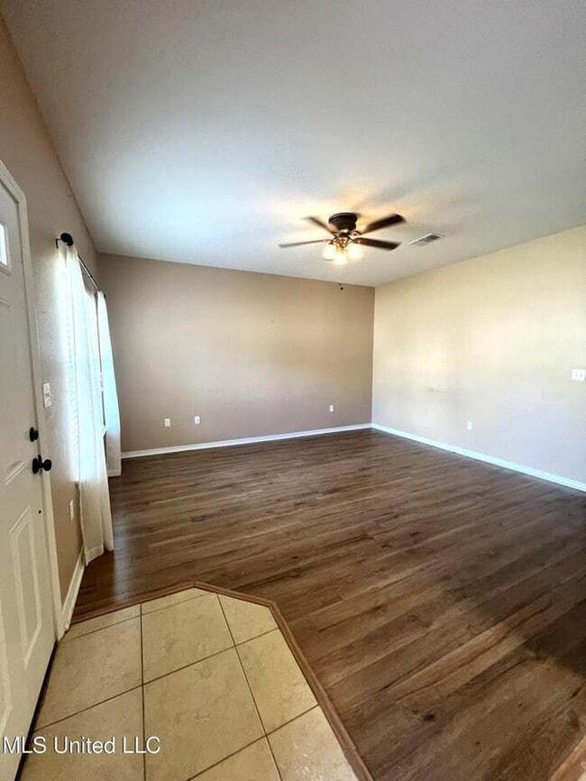 Photo - 18511 Devin Ct House