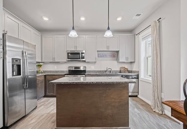 Foto del edificio - 2 Bed 2 Bath Condo for Rent in Norfolk!